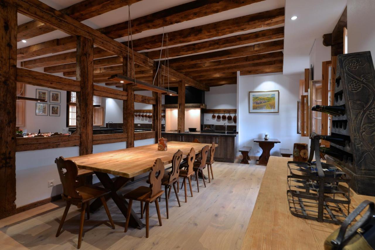 Domaine La Cour Des Nobles - Demeure, Maison Et Appartements Au Coeur De リクヴィール エクステリア 写真